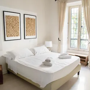 Casa E Per Vacanze Fienaroli 36 , Rome Italy